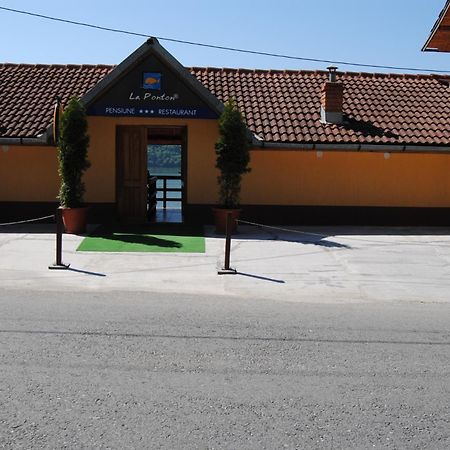 Pension La Ponton Ieşelniţa Екстериор снимка